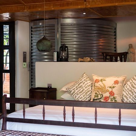 Liedjiesbos Urban Olive Farm Bed & Breakfast Bloemfontein Exterior photo